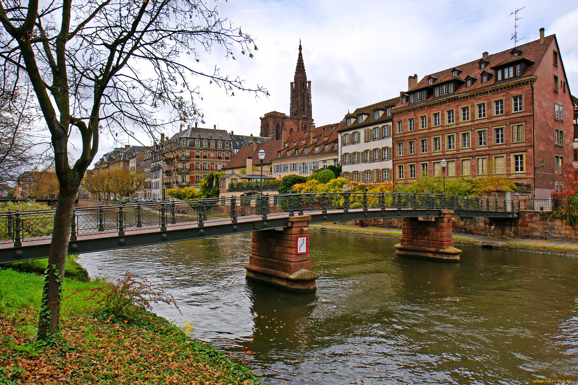 Страсбург фото. Страсбург город во Франции. Страсбург Германия. Страсбург старый город. Город Страсбург (Эльзас).